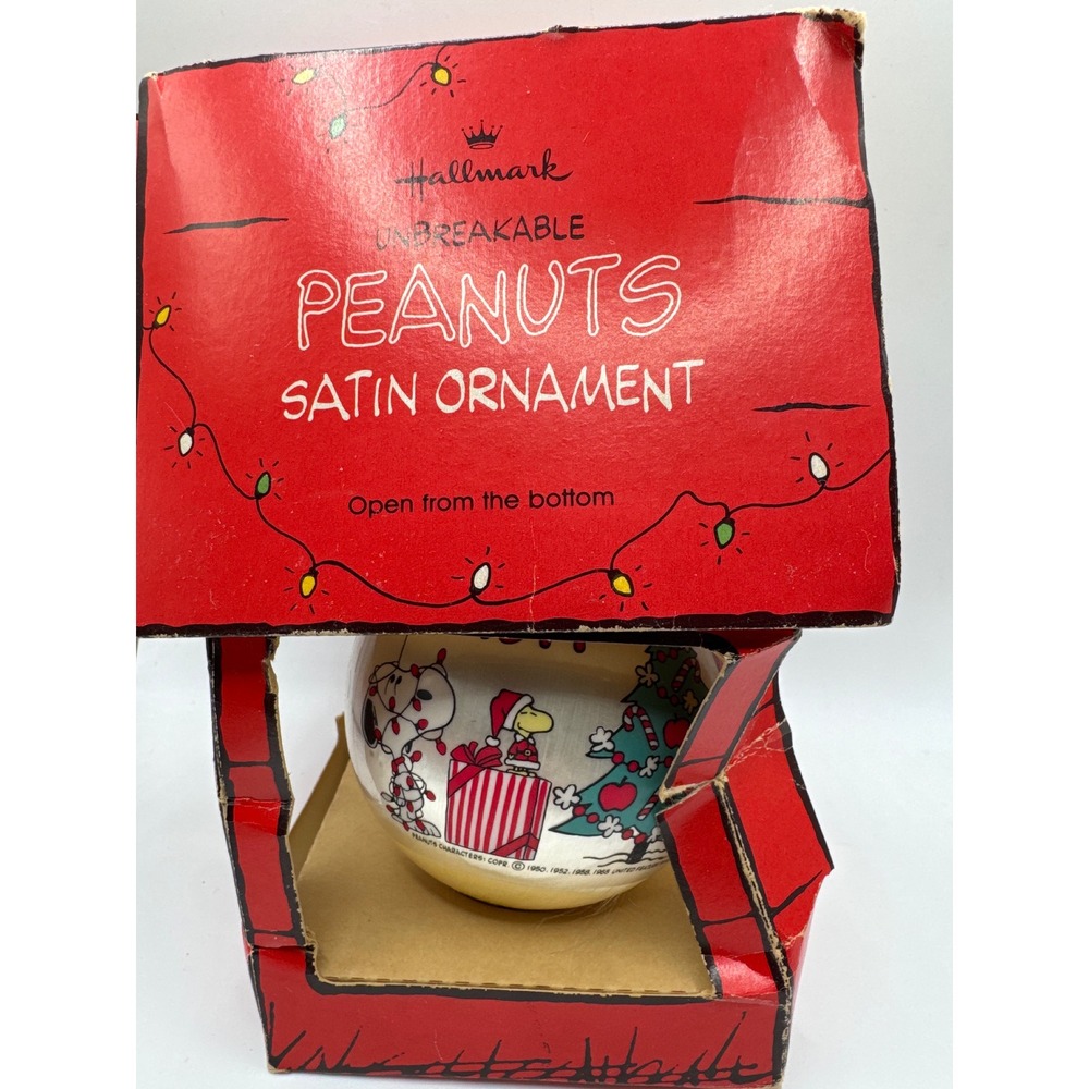 VTG 1977 Hallmark Peanuts Satin Ornament Charlie Brown Snoopy Lucy Boxed Unbreak